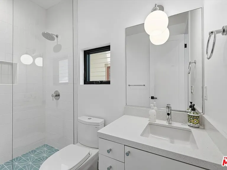 11003 Ocean Dr — Photo 9