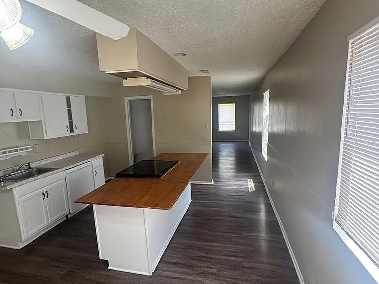 2835 Toehill Cv — Photo 16