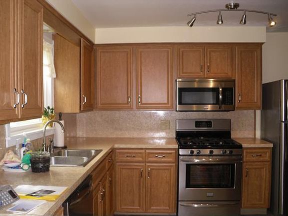 4th image of 5 Lowell Dr