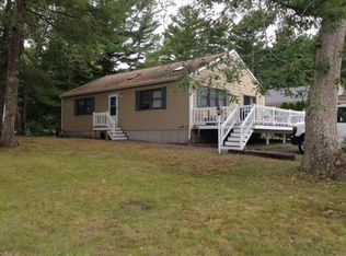 25 Pilgrim Ave, Wareham, MA 02571