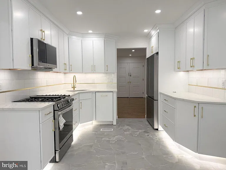 355 Cherry Hill Blvd — Photo 3