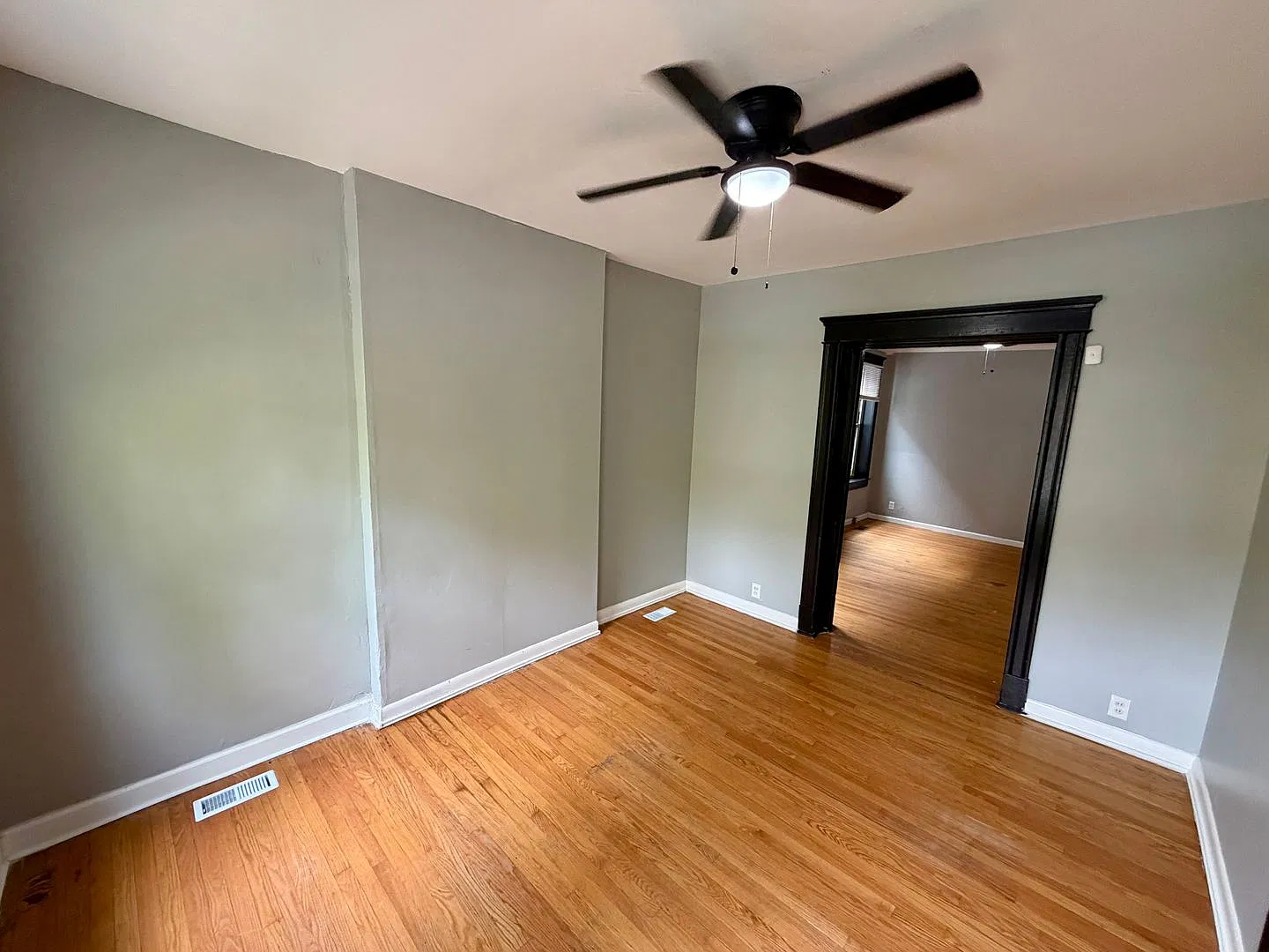 Spacious 2-Bedroom 1.5 bath — Photo 3
