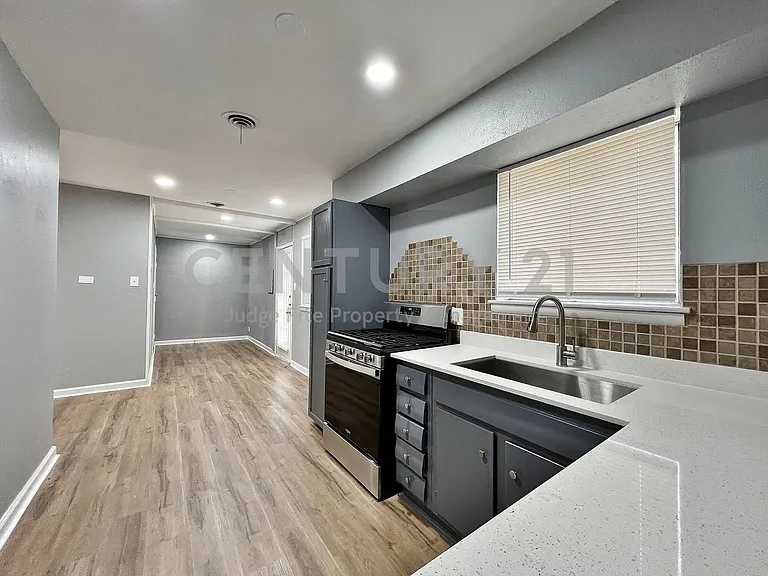 714 Cranbrook Ln — Photo 7