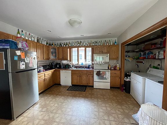 2nd image of 36 Sunset Rd #A2