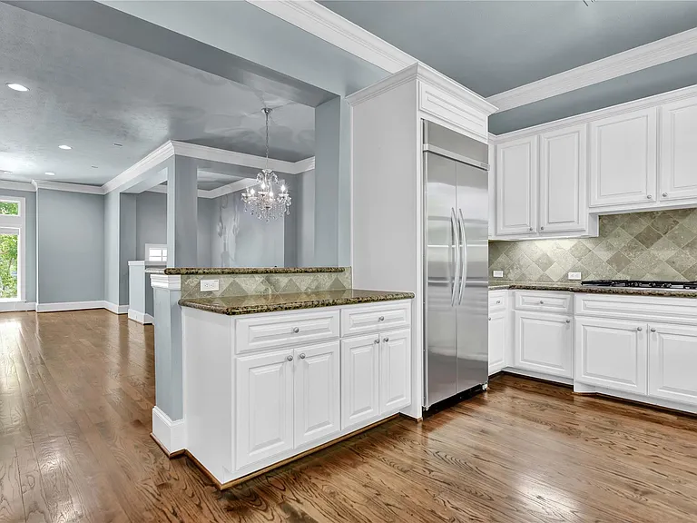 4631 Regent Manor Dr — Photo 10