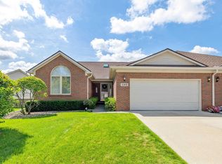 790 Snowbird Cir W, Saint Clair, MI 48079