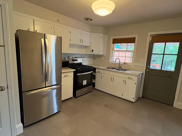 8134 Glen Gary Rd — Photo 11