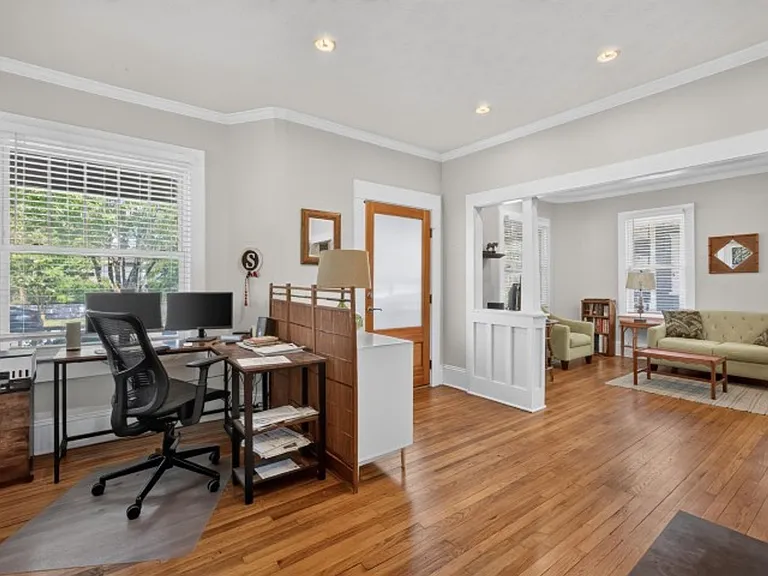 1555 Belmonte Ave — Photo 9