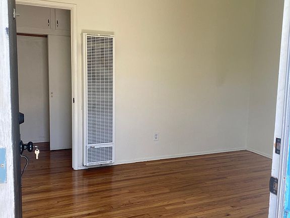 2nd image of 4586 Kensington Dr