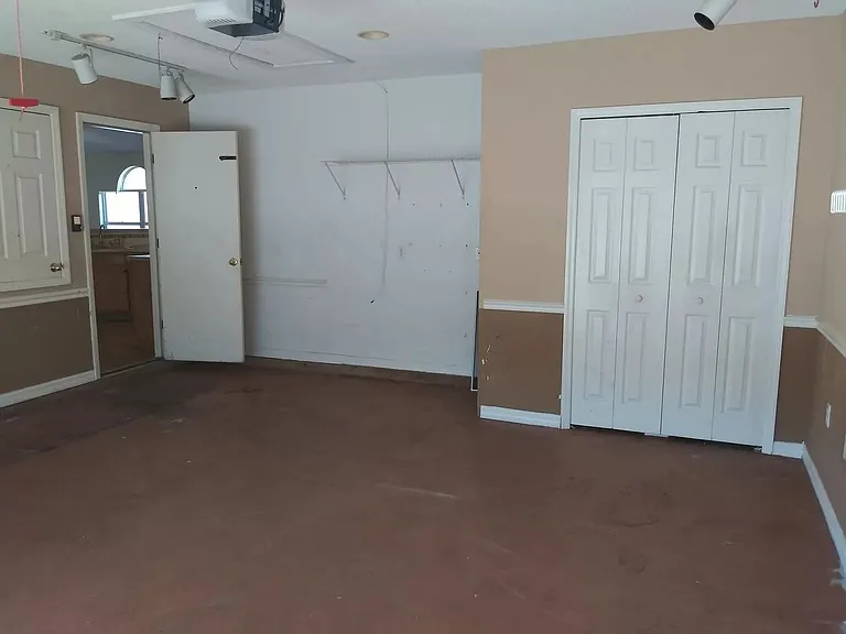 14169 Spring Hill Dr — Photo 17