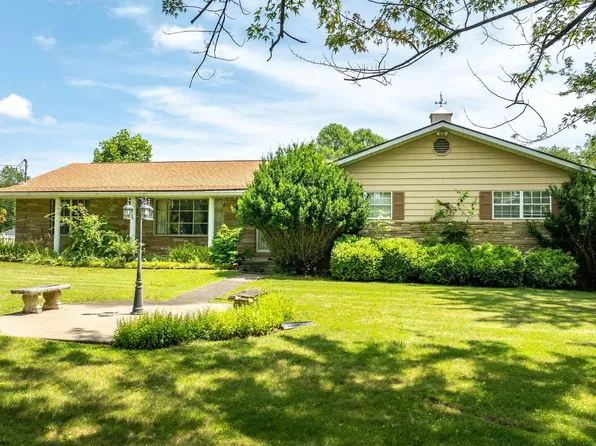 1021 Willis Dr, Morgantown, WV 26501