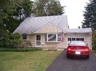 27 Rorer Ave, Hatboro, PA 19040