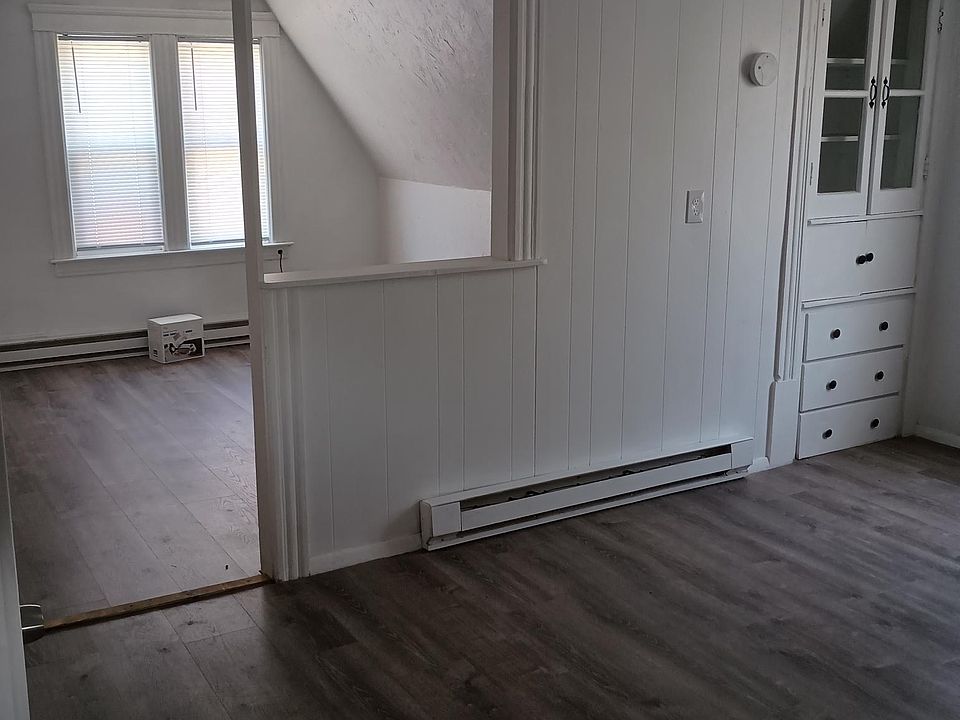 2nd image of 143 Maywood St #3