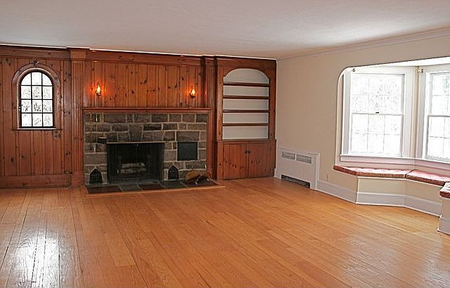 2nd image of 90 Inwood Rd