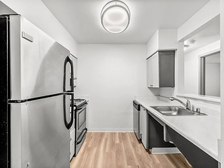 Aero Apartments — Photo 27