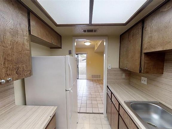 2nd image of 900 Milford Way #A