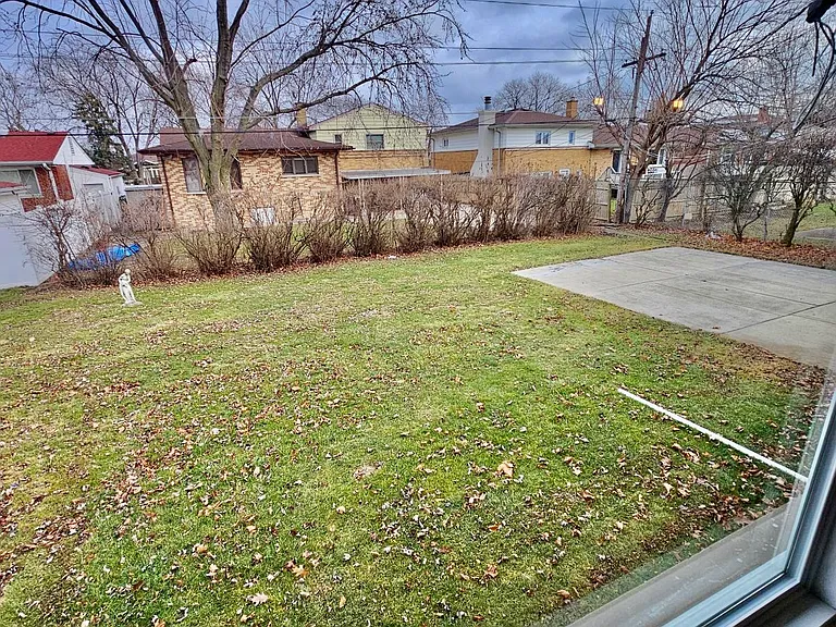1601 N 9th Ave — Photo 14