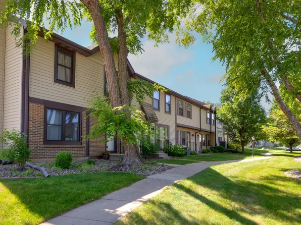 8628 Alpine Dr #C, Urbandale, IA 50322