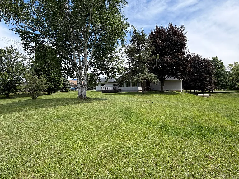 8901 M 72 E — Photo 24