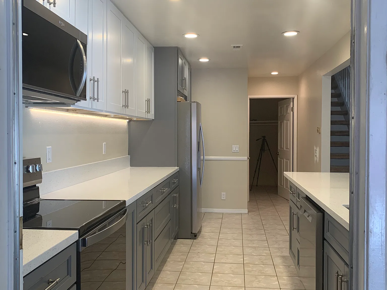 3 bed, 2.5 bath, 1500 sqft, $4,600 — Photo 3