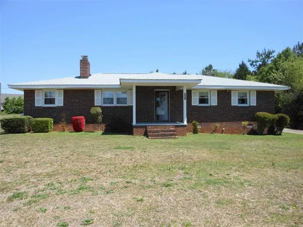 135 Martin Ln, Wellford, SC 29385