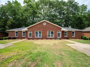 1194 Northlake Dr #1194, Auburn, AL 36832