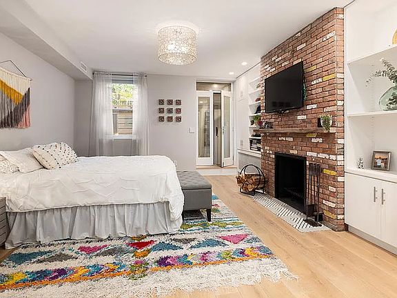 4th image of 457 W 22nd St APT A