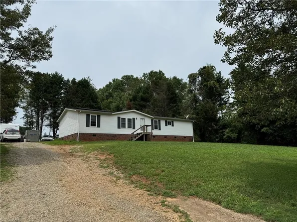 3236 Fishing Creek Rd, North Wilkesboro, NC 28659