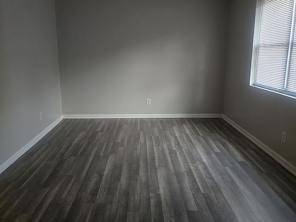 4th image of 409 Saddletrail Rd
