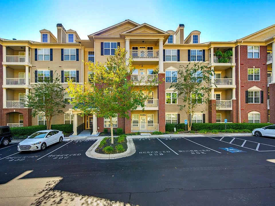 3150 Woodwalk Dr #2305