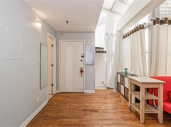 4th image of 357 Varick St APT 429B