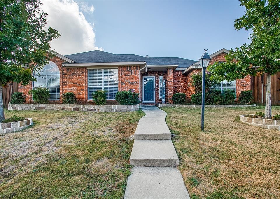1st image of 10861 Castle Dr