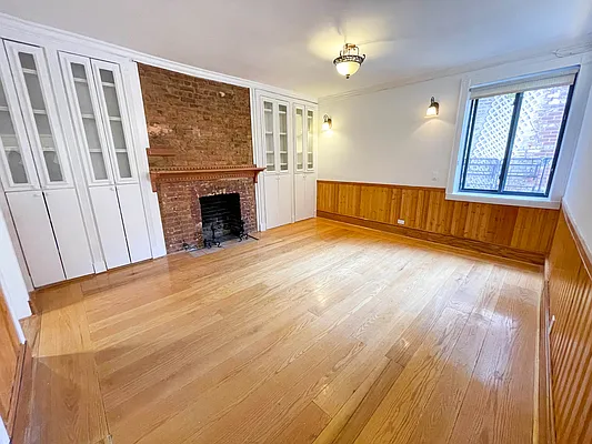 Rented by City Connections Realty | media 15