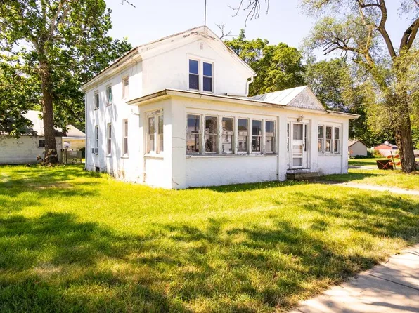 120 Union St, Lawton, MI 49065