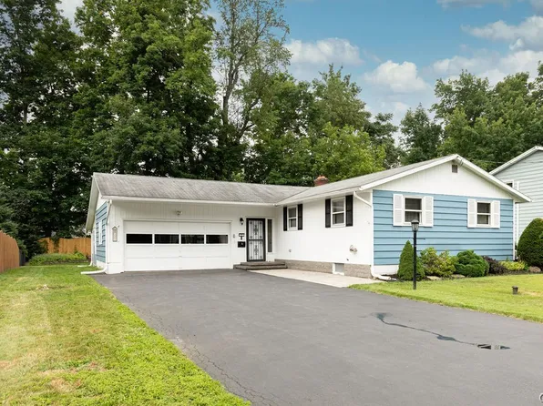 121 Riverdale Rd, Liverpool, NY 13090
