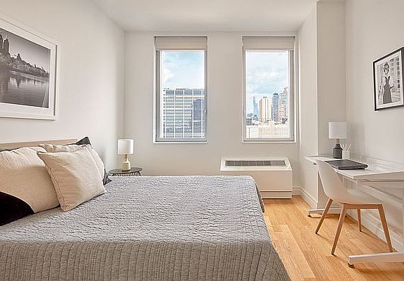 3rd image of 550 W 54th St APT 2101