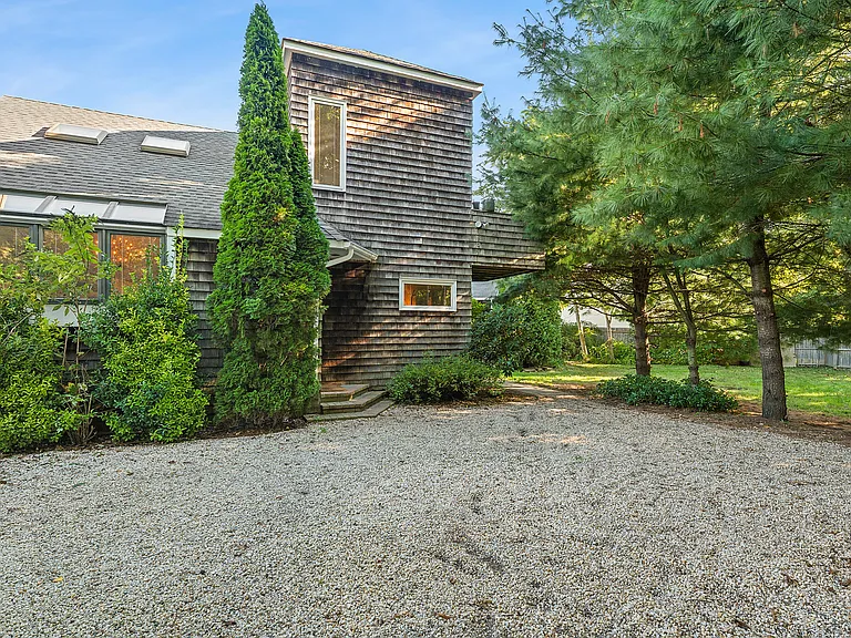 123 Pantigo Rd — Photo 10