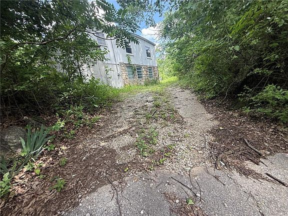 4th image of 4717 NW Northwood Rd