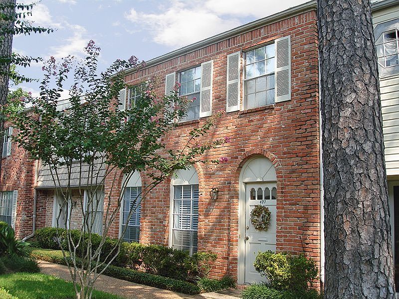 1st image of 427 Bendwood Dr