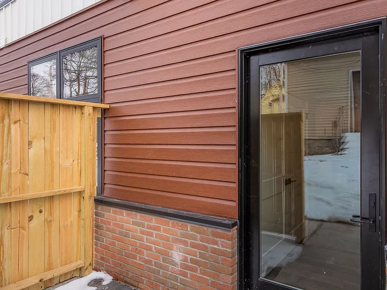 255 Bradford St NE — Photo 23