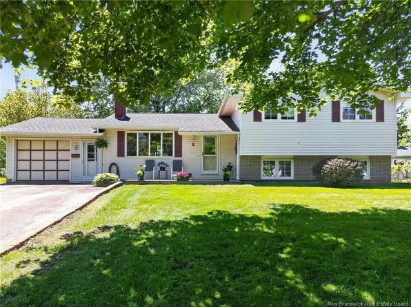 4 Warren Ave, Riverview, NB E1B 3M3