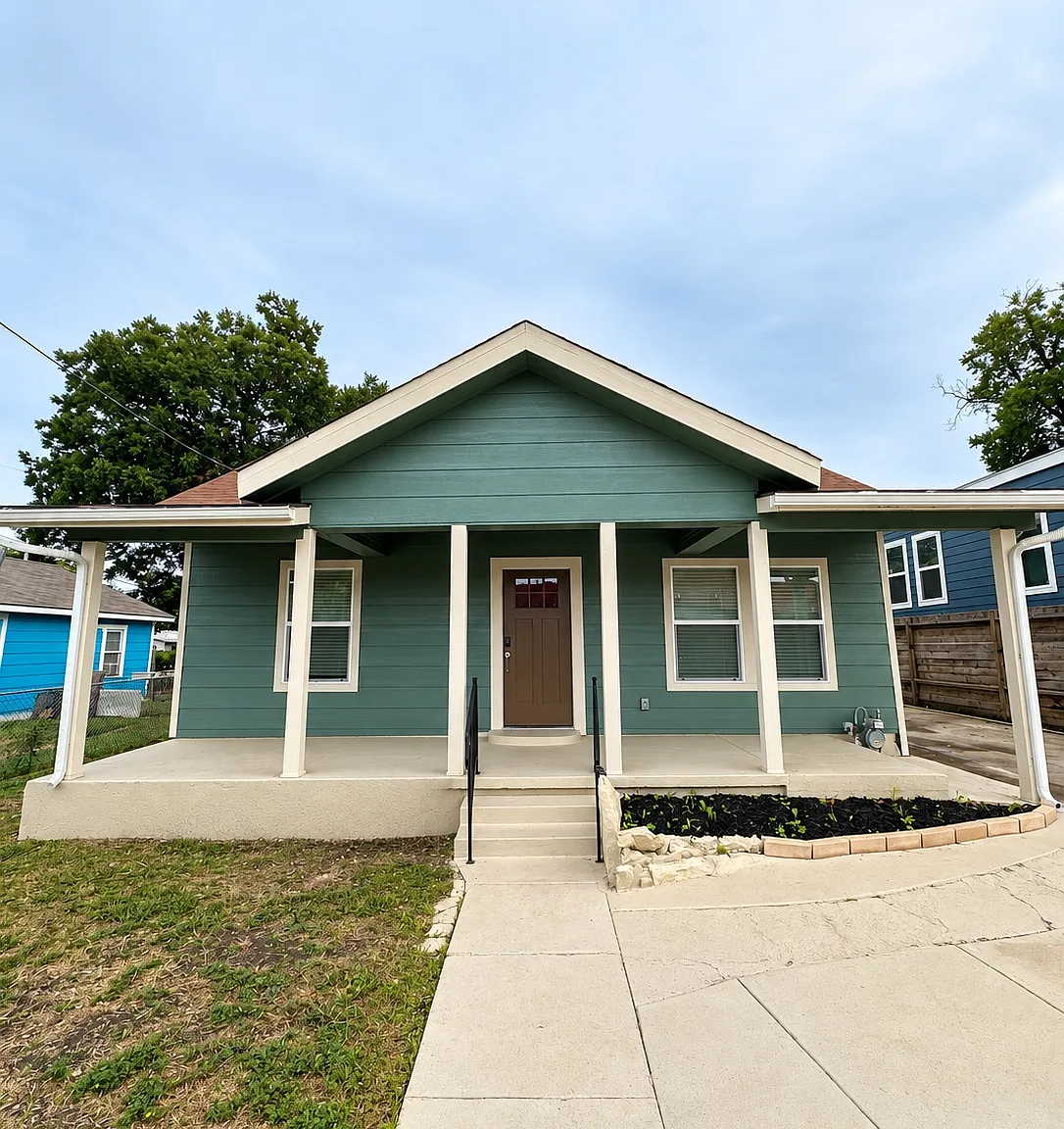 4 bed, 1500 sqft, $2,100 — Photo 1
