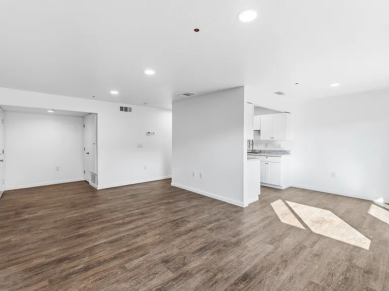 Oakbrook Apartments — Photo 30