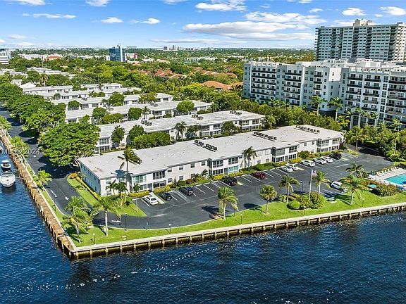 4th image of 6347 Bay Club Dr APT 1