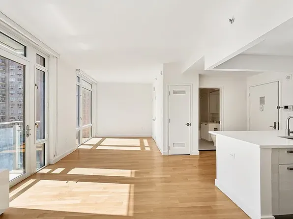 501 E 74th St APT 7B, New York, NY 10021
