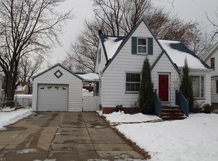 5210 Arch St, Maple Heights, OH 44137