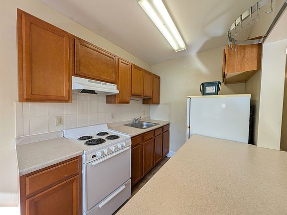 4th image of 8 Agassiz St #1