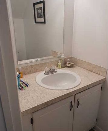 5th image of 1204 Meadow Park Ln