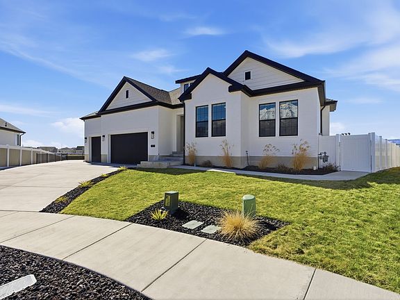 3rd image of 1437 W Valley Dr
