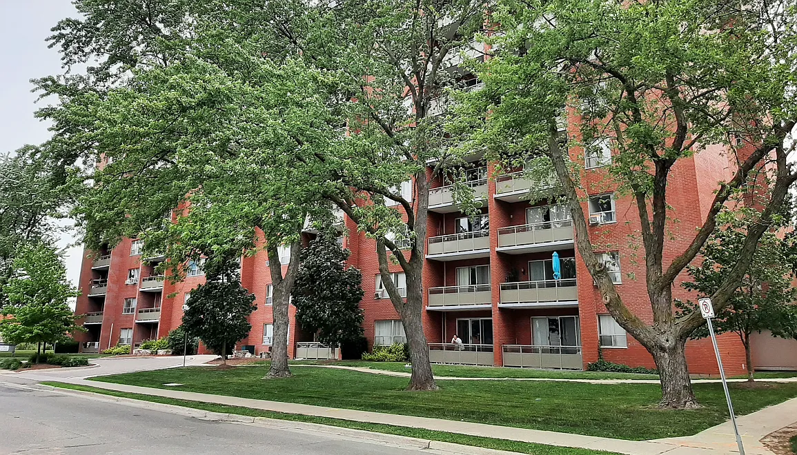 Ridgeway — Photo 1